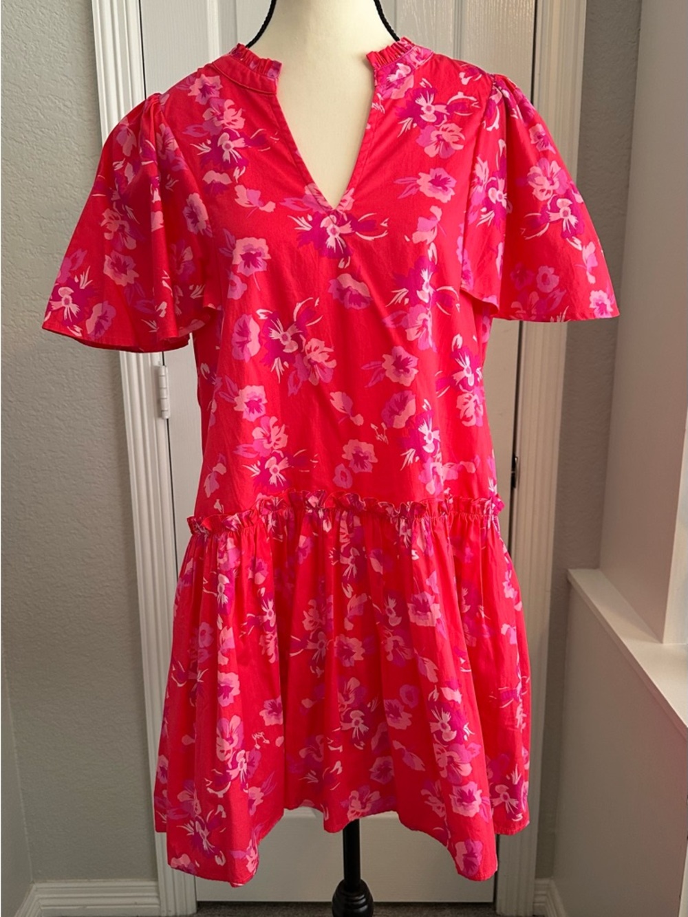 Sugarlips Bright Pink Floral V-Neck Flutter Sleeve Dress Size Small Worn Once